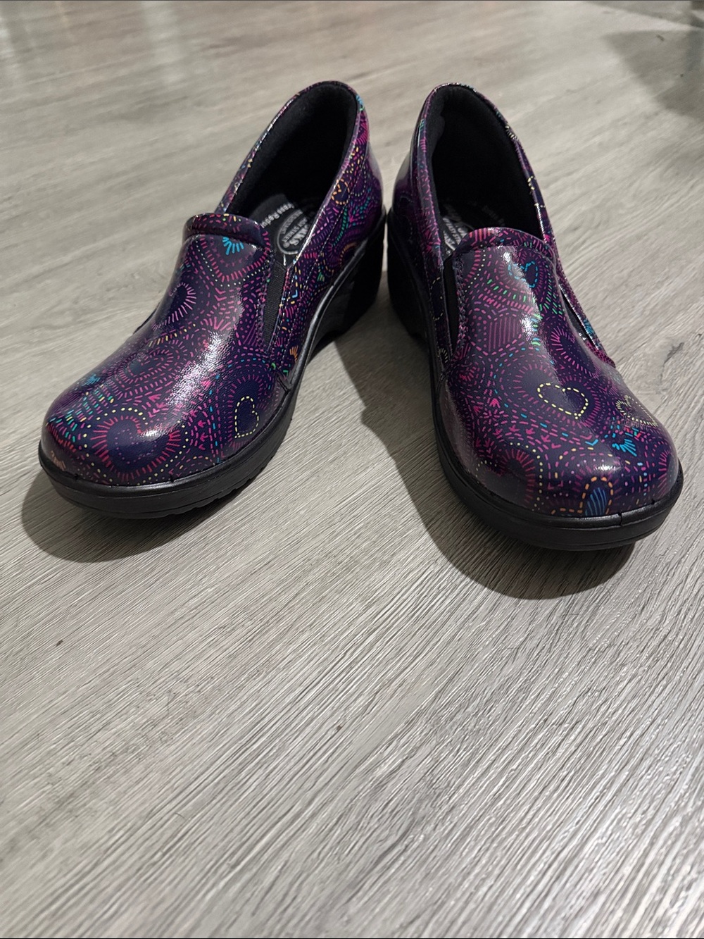Easy Works by Easy Street Slip-On Nursing Clog in Purple Pattern  Sz 12 NWOT